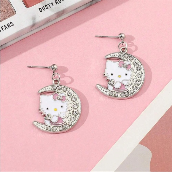 Hello Kitty Moon Earrings - Picture 2 of 5